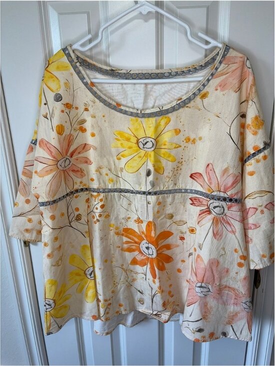 Tops - Floral Bohemian Top with Eyelet Trim size xl